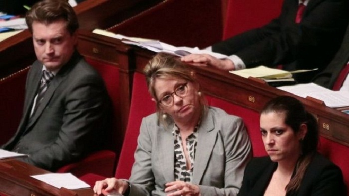 Paris attacks: French MPs back stripping of citizenship